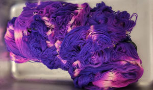rinsing colored yarn