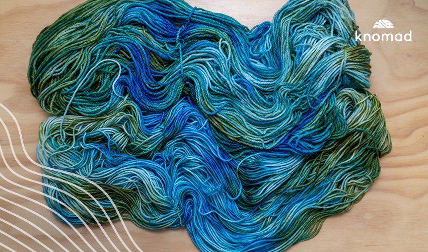 Handmade dyed yarn: Two Bases, One Pot on Marshmallow