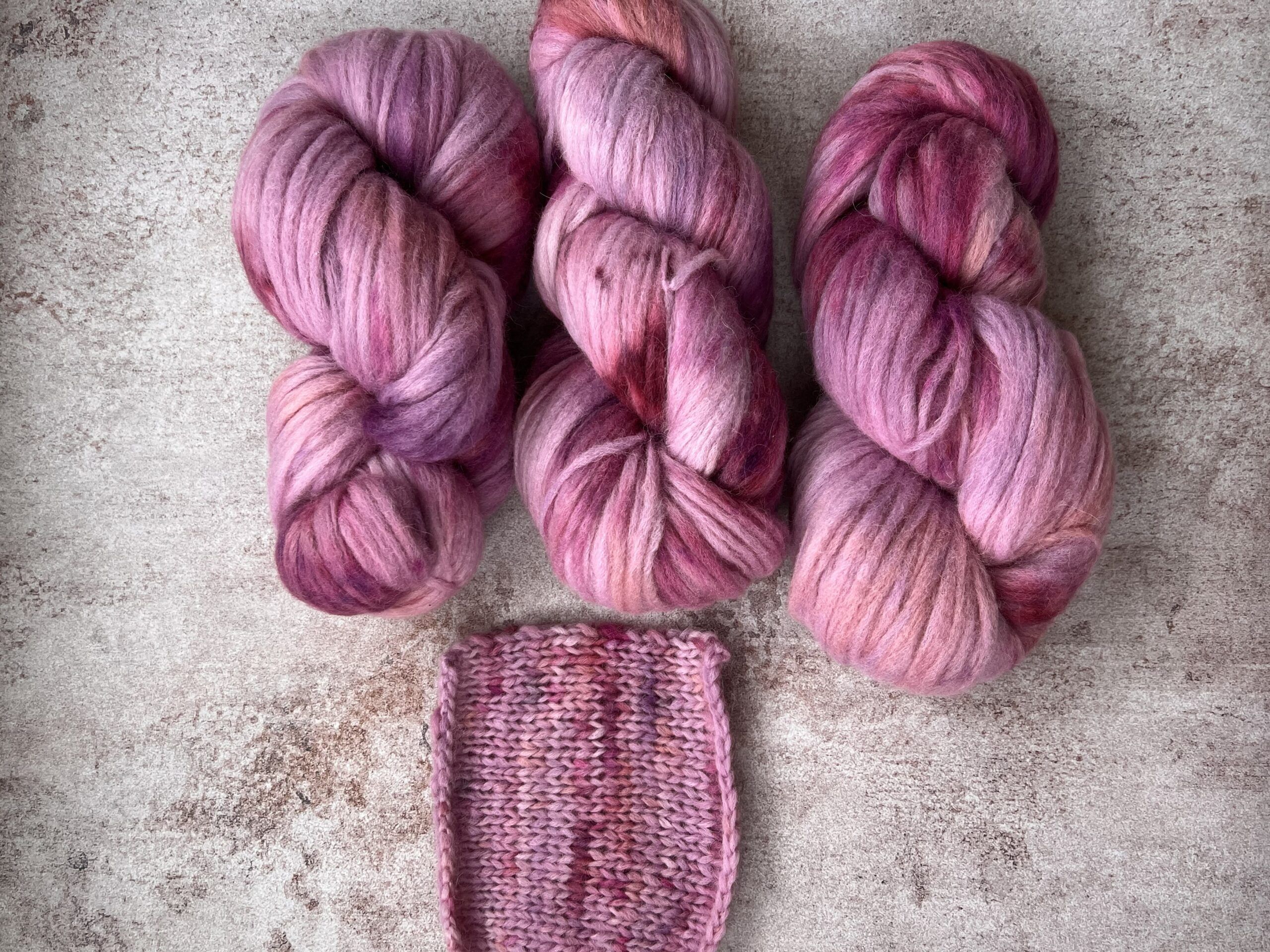 Dk Weight Merino, Alpaca, Cotton Blend Yarn - Spray Rose