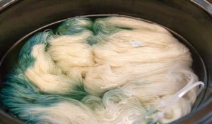 add the yarn and heat it